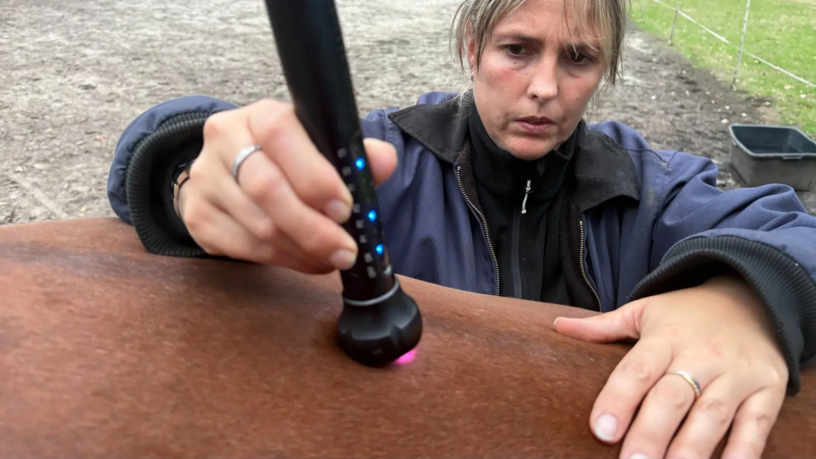 Laserbehandeling met zichtbaar rood behandellicht
